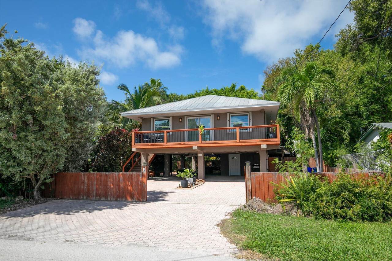 8 Cactus Drive - Photo 1