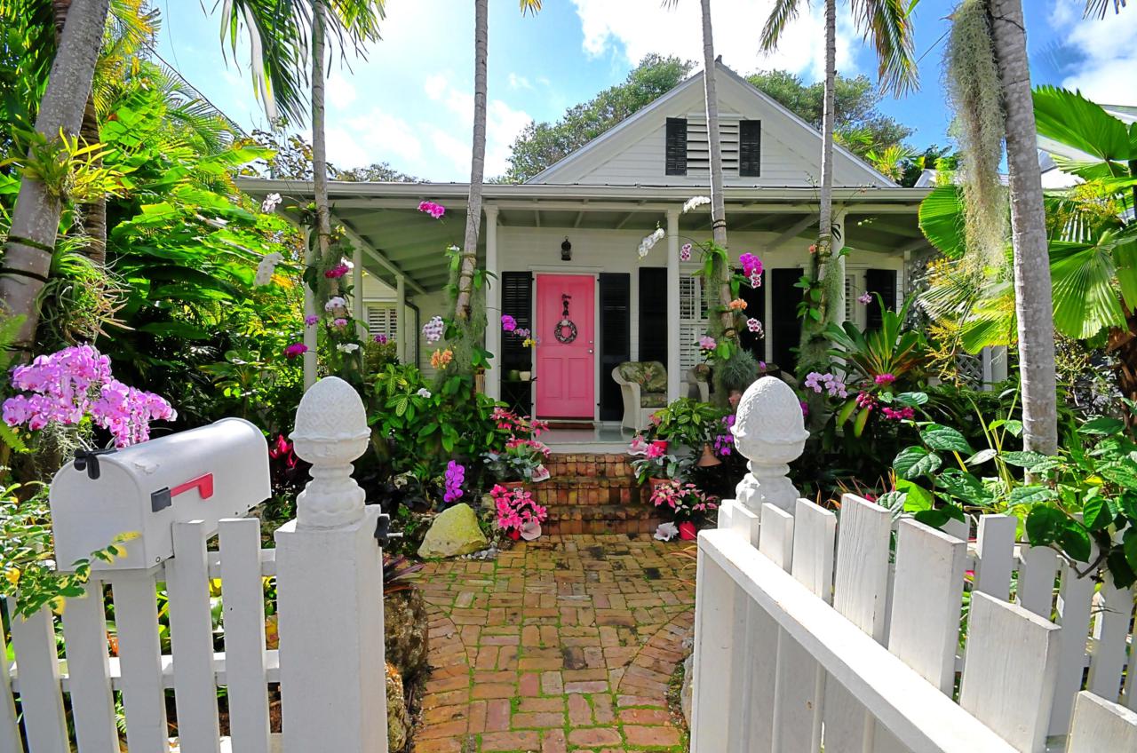 526 Frances Street - Photo 1