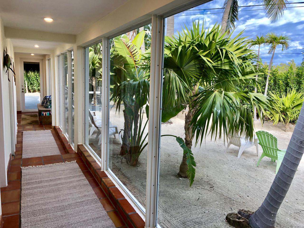 102 Sunset Drive - Photo 1