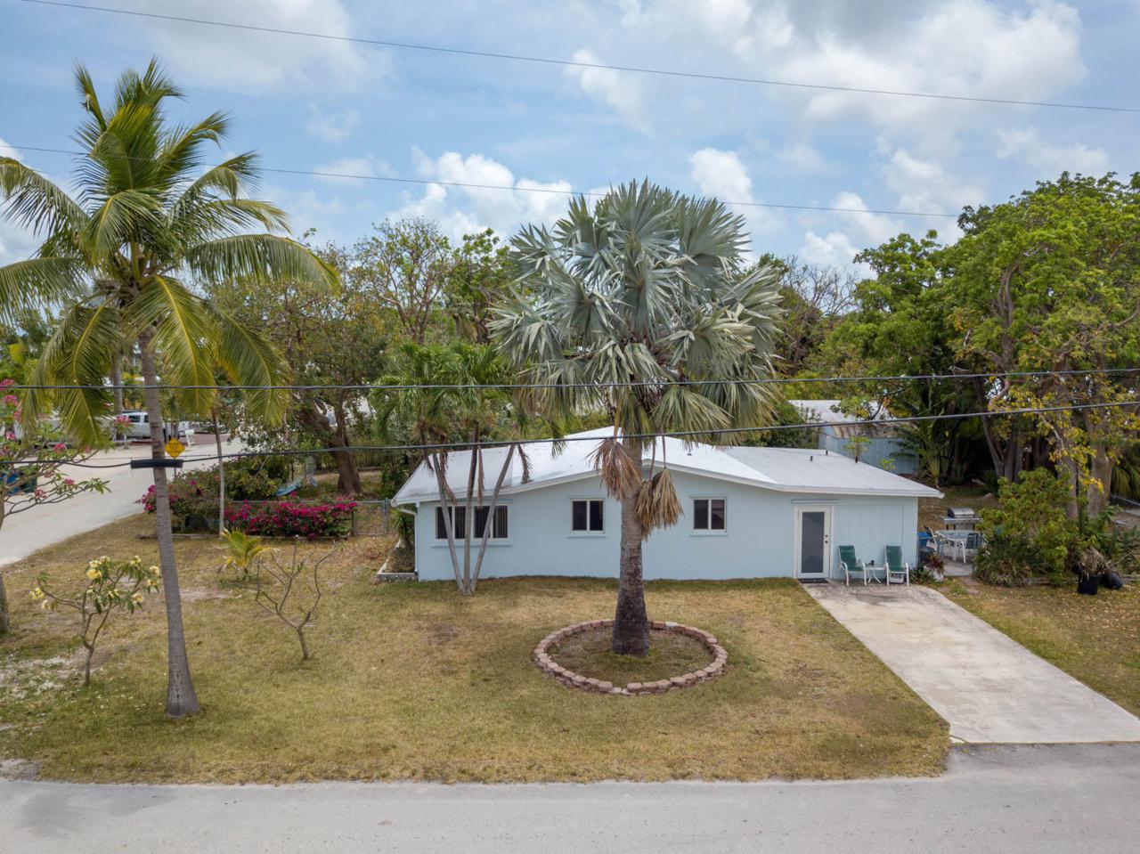 321 2Nd Terrace - Photo 1