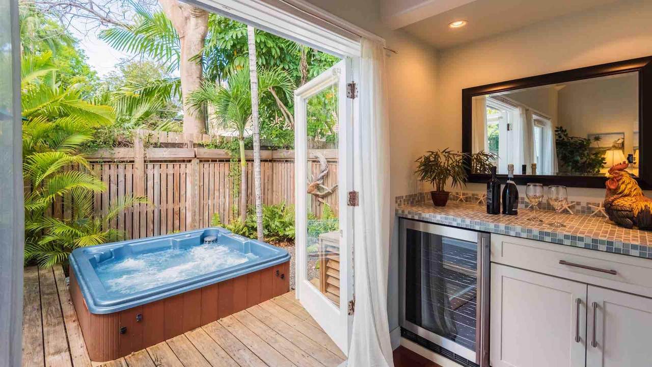 720 Elizabeth Street - Photo 1