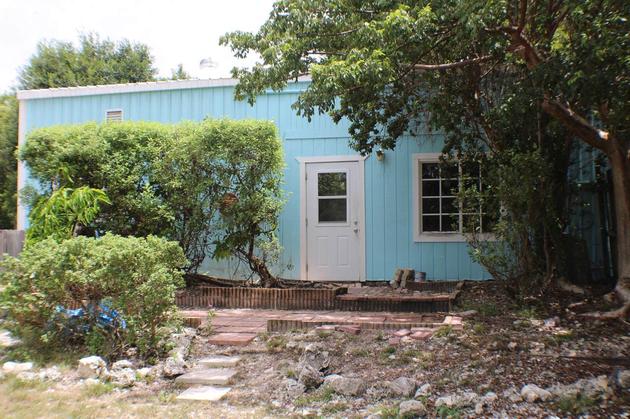 2887 Central Avenue - Photo 1