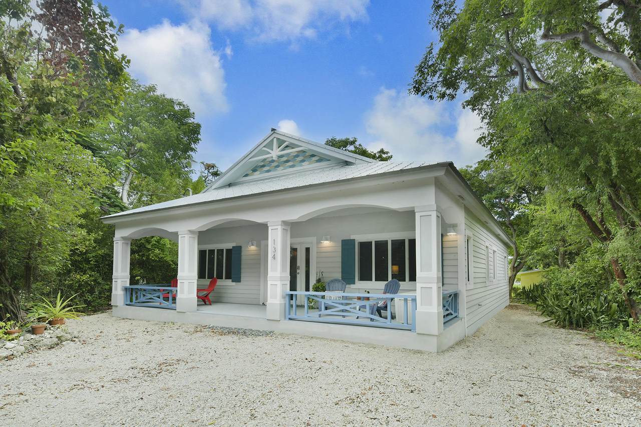 134 Sunrise Drive - Photo 1