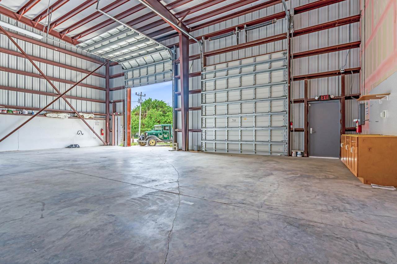10623 Aviation Boulevard - Photo 1