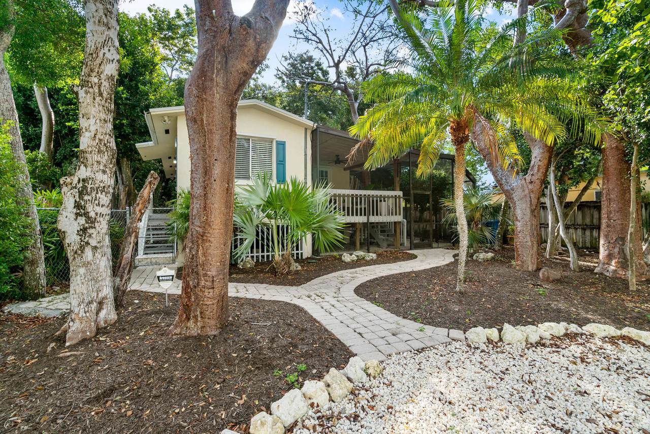 28 Coral Way - Photo 1