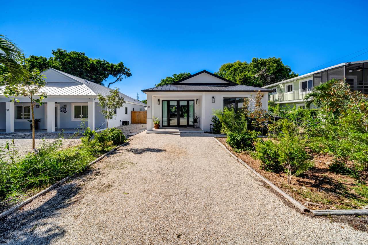 35 Bass Avenue - Photo 1
