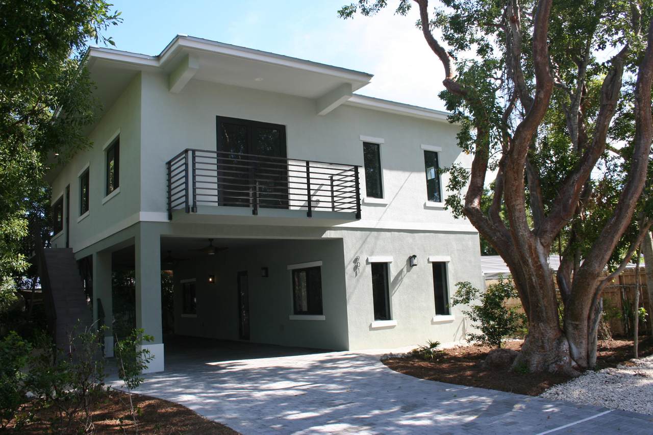 901 Estall Street - Photo 1