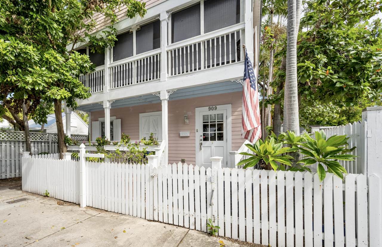 909 Frances Street - Photo 1