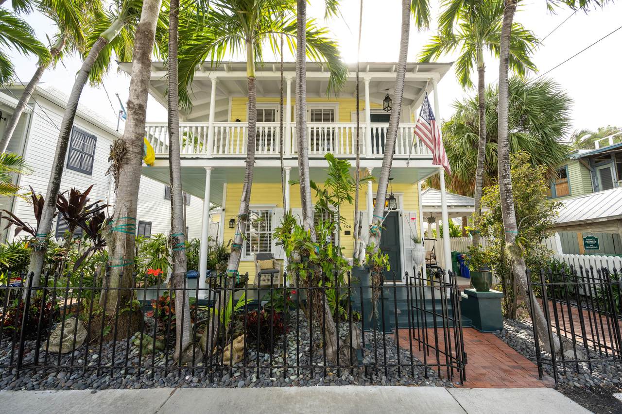 406 United Street - Photo 1