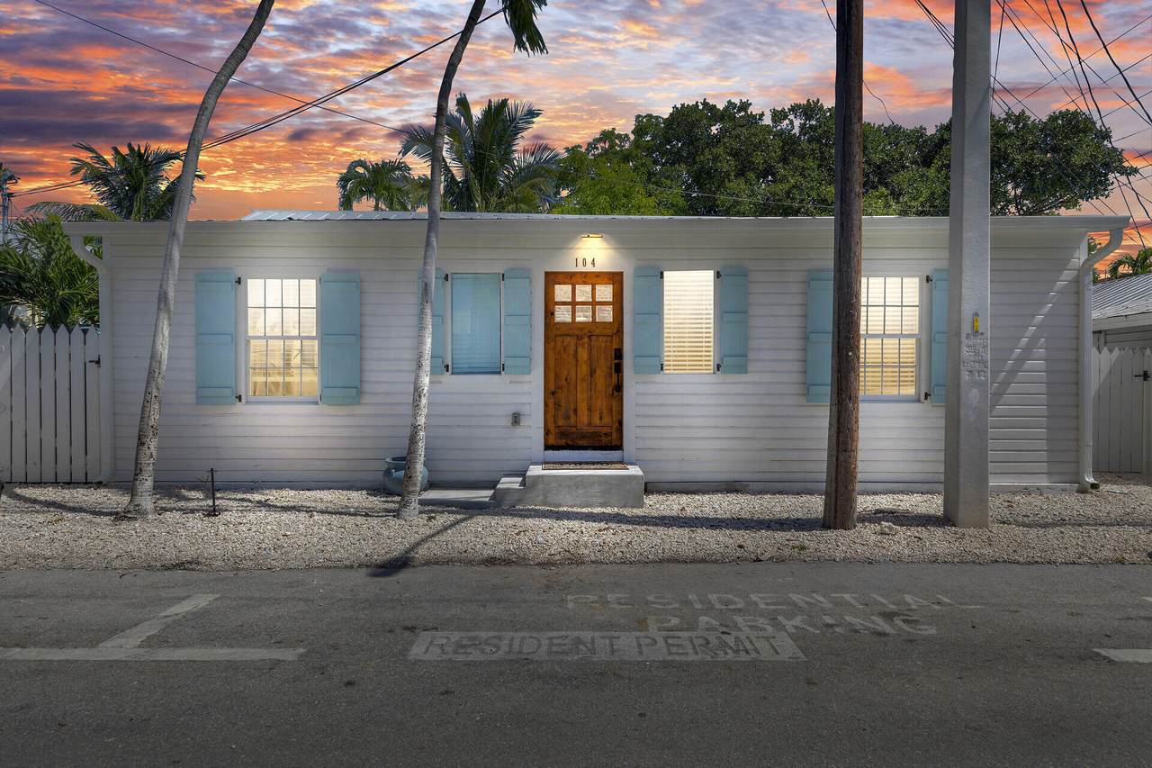 104 Geraldine Street - Photo 1