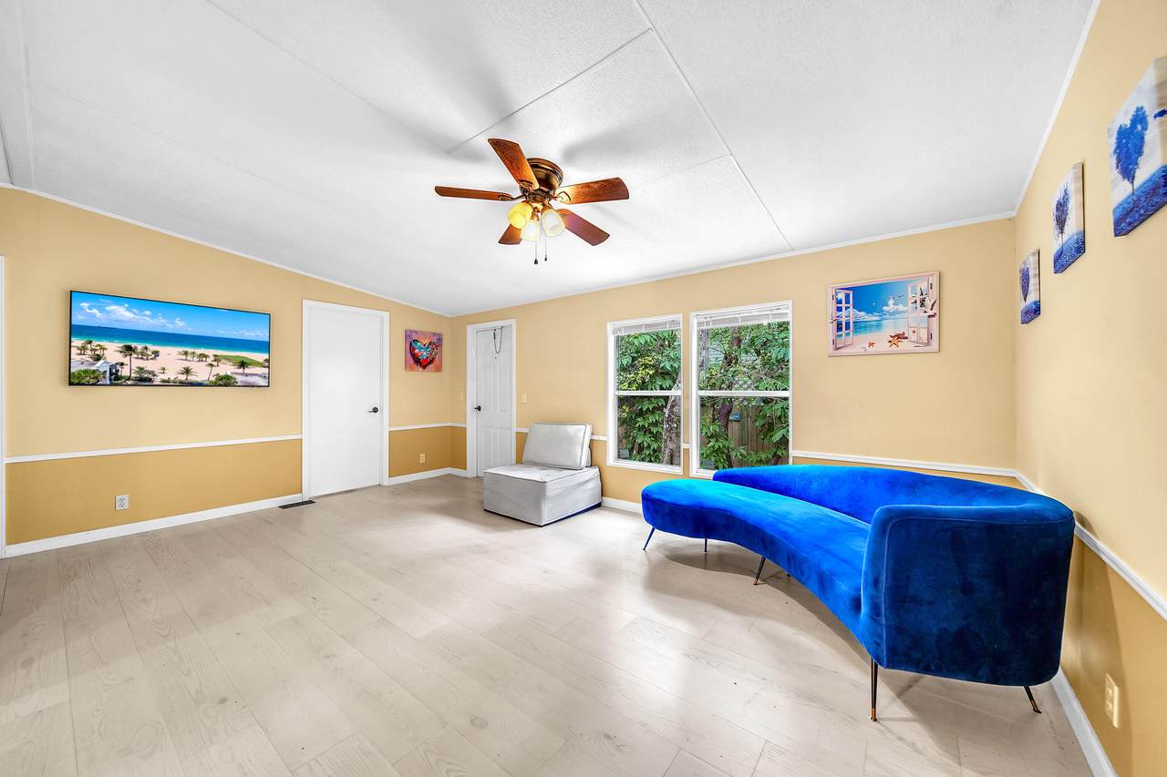 9 Norwood Avenue - Photo 1