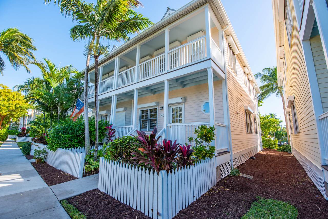 7073 Hawks Cay Boulevard - Photo 1