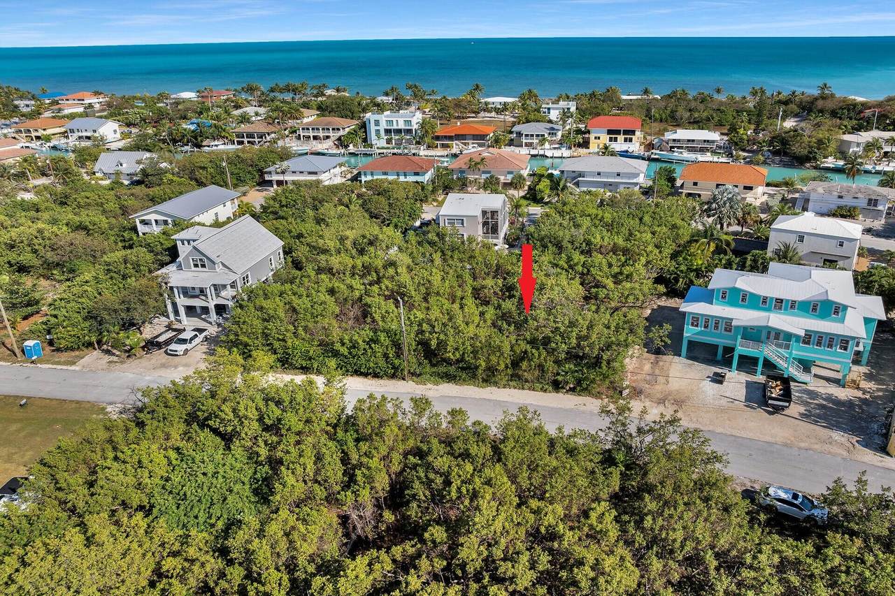138 Bahama Drive - Photo 1