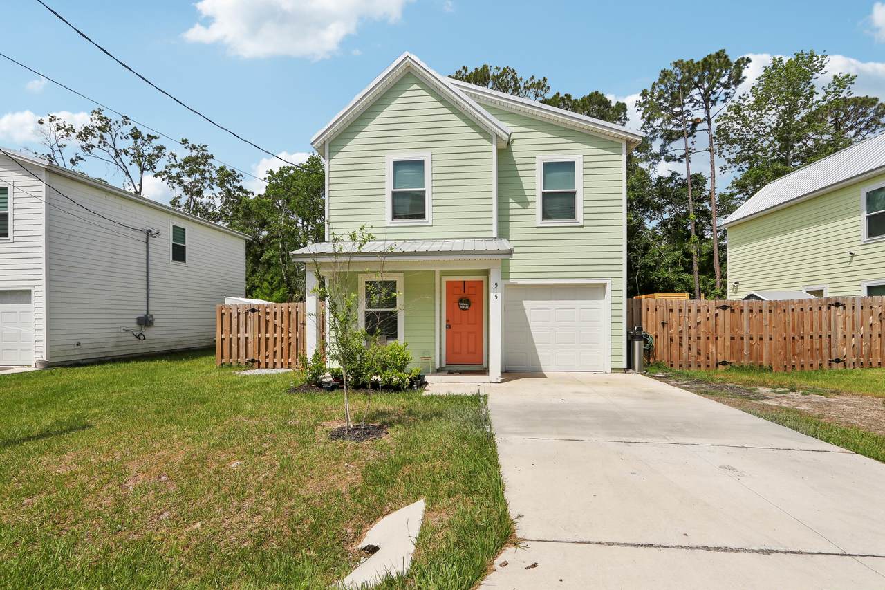 515 Woodlawn Street - Photo 1