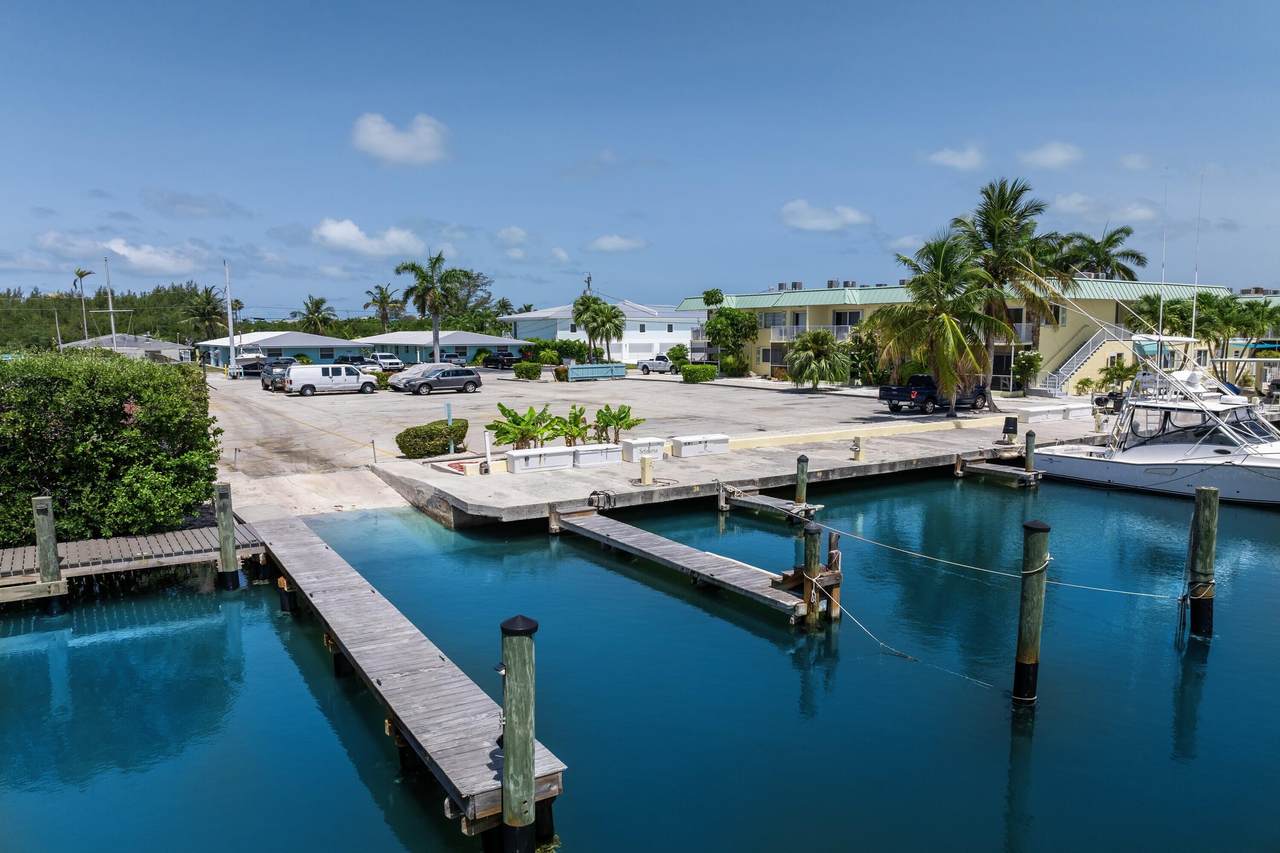 105 Avenue D - Photo 1