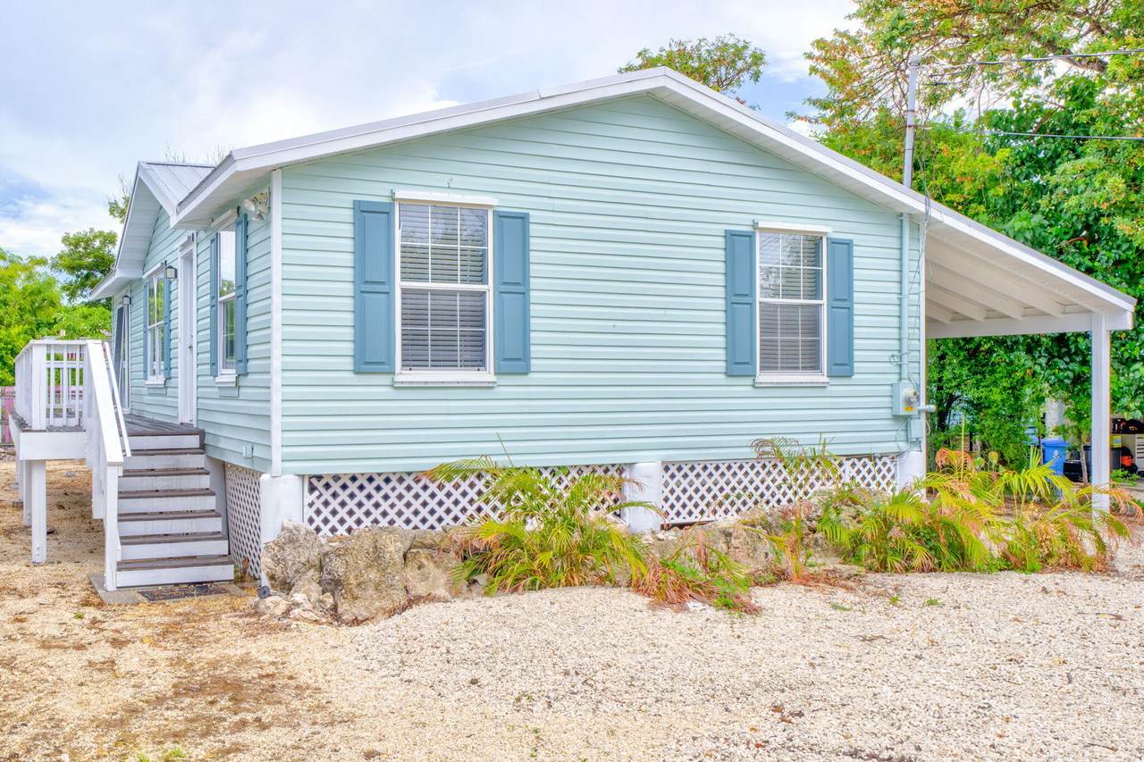 57485 Gibson Street - Photo 1