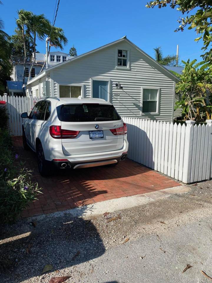 1102 Pearl Street - Photo 1