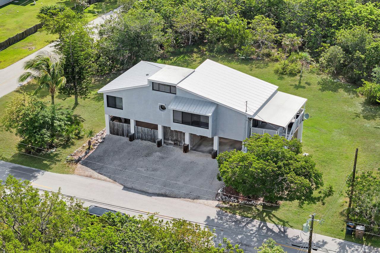 1341 Avenue C - Photo 1