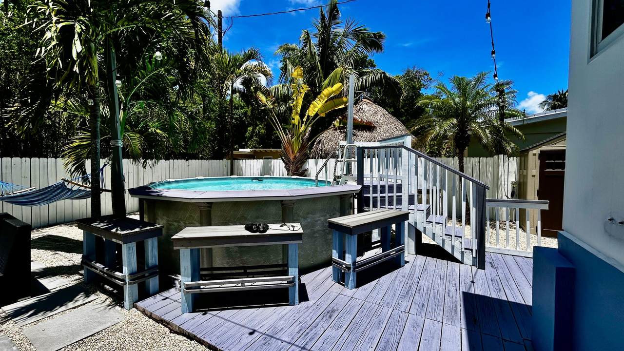124 Bay Harbor Drive - Photo 1