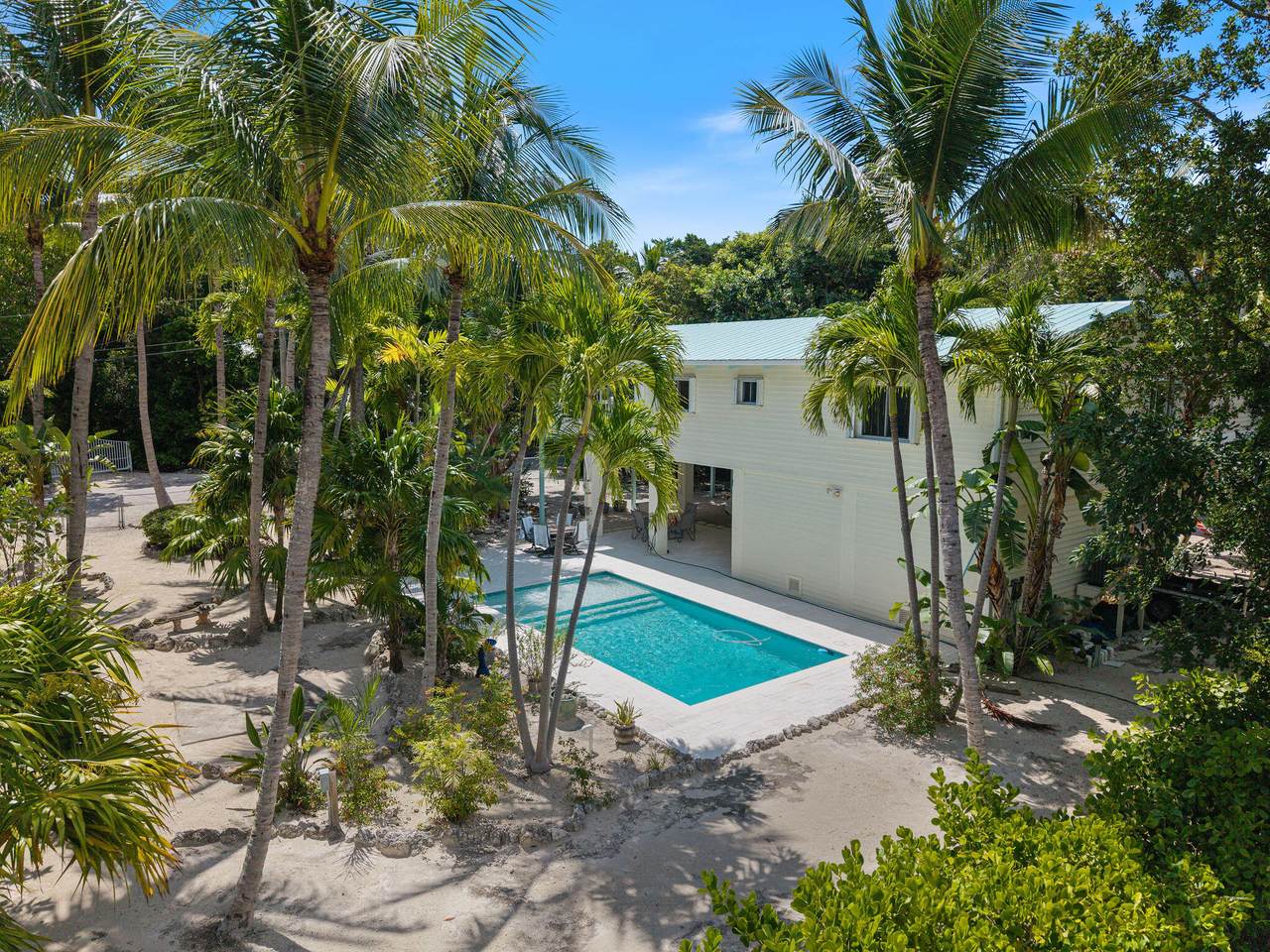 158 Tampa Drive - Photo 1