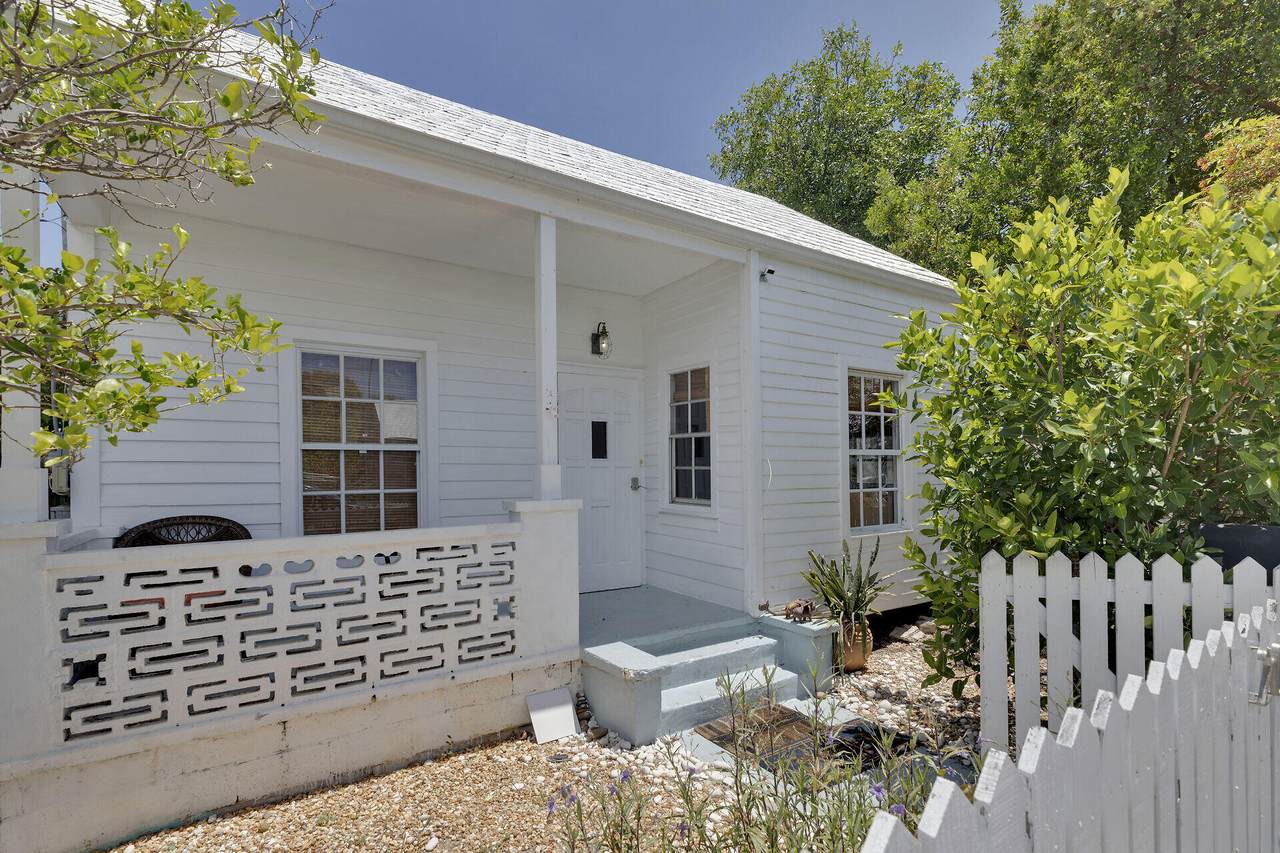 206 Truman Avenue - Photo 1