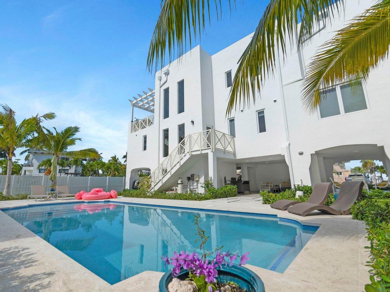 317 Seaview Circle - Photo 1