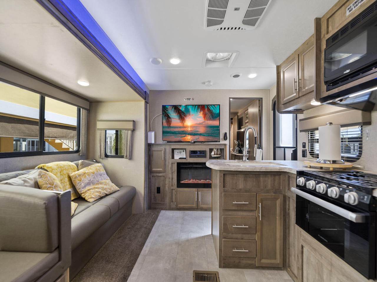 325 Calusa Street - Photo 1