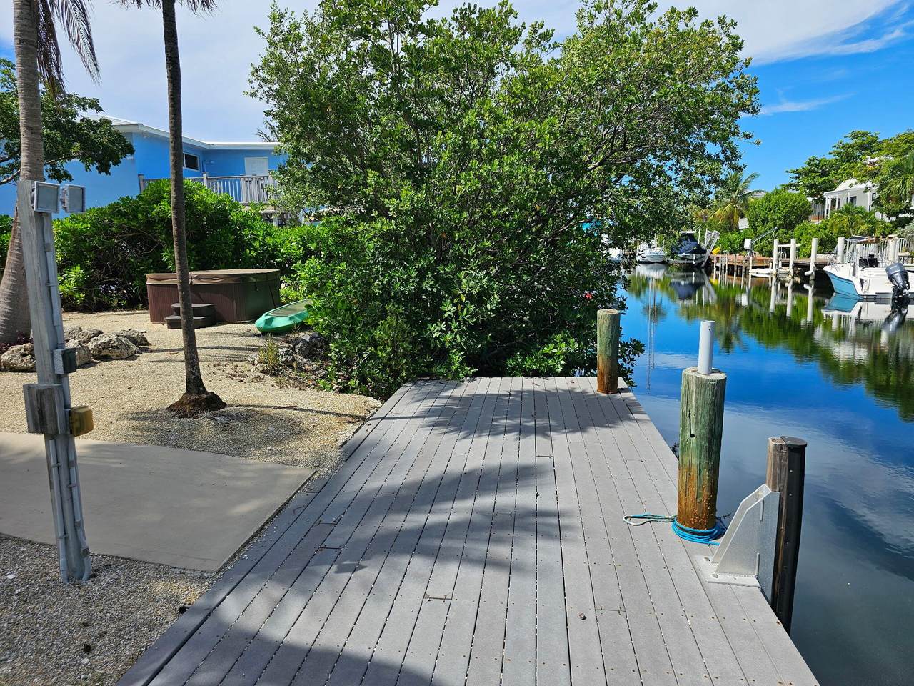 208 Bruce Court - Photo 1