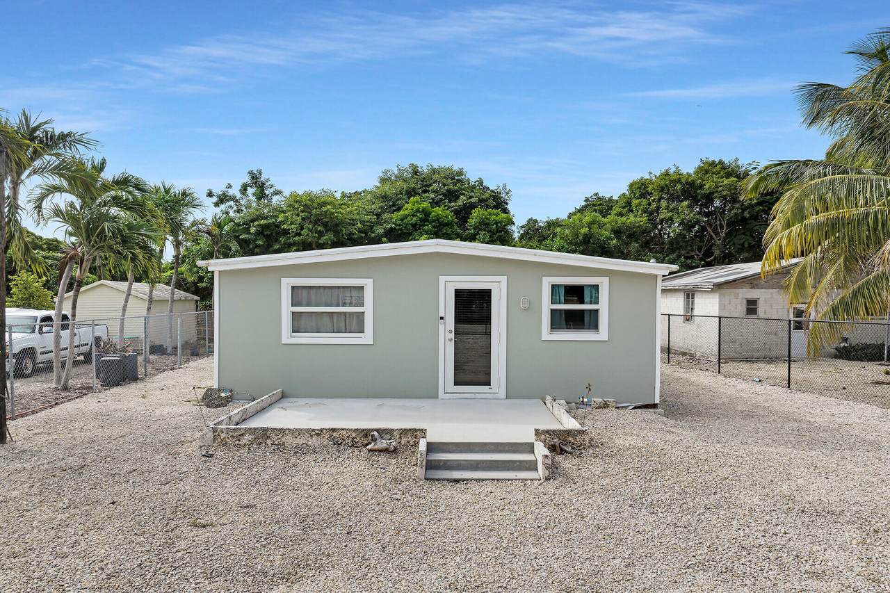 66 Hibiscus Lane - Photo 1