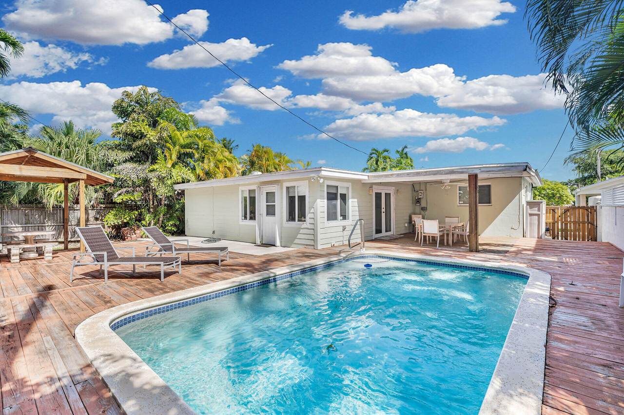 1014 17Th Terrace - Photo 1