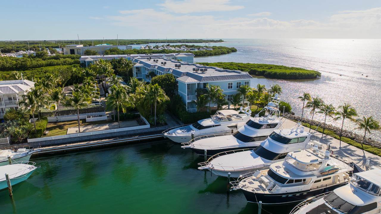 5960 Peninsular Avenue - Photo 1