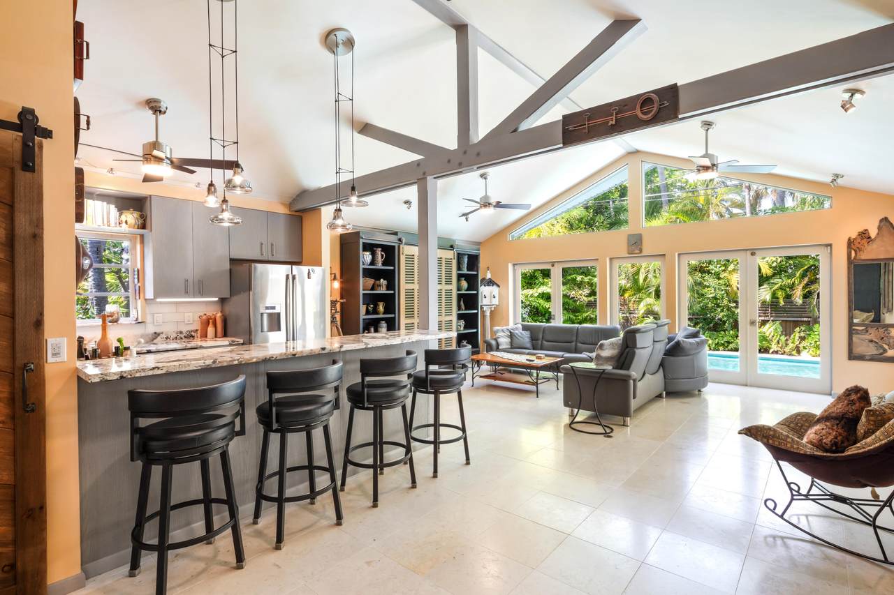 1501 Laird Street - Photo 1