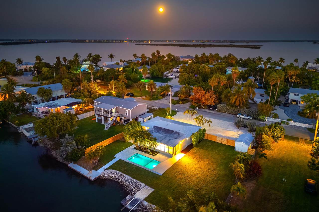 34 Bay Drive - Photo 1