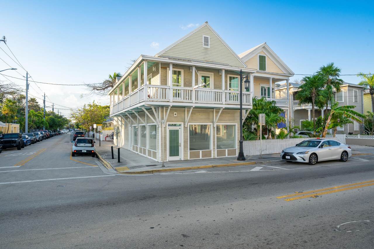 1110 Truman Avenue - Photo 1