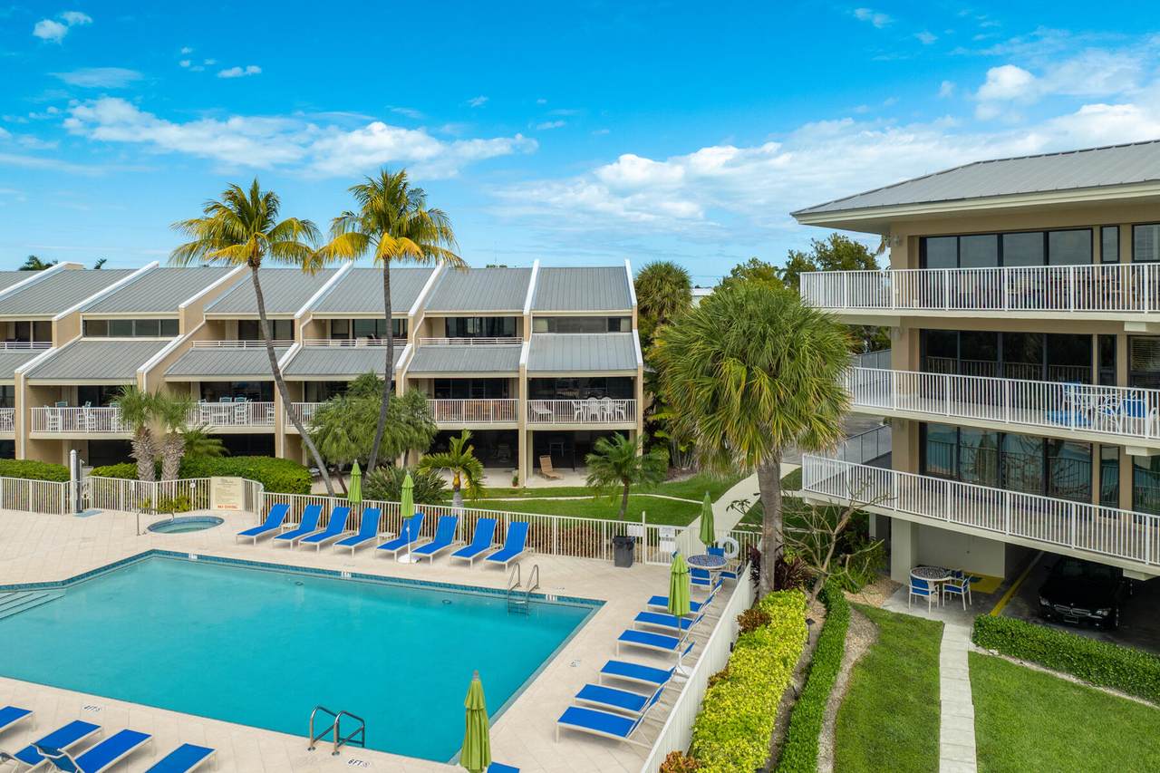 1133 Ocean Drive - Photo 1