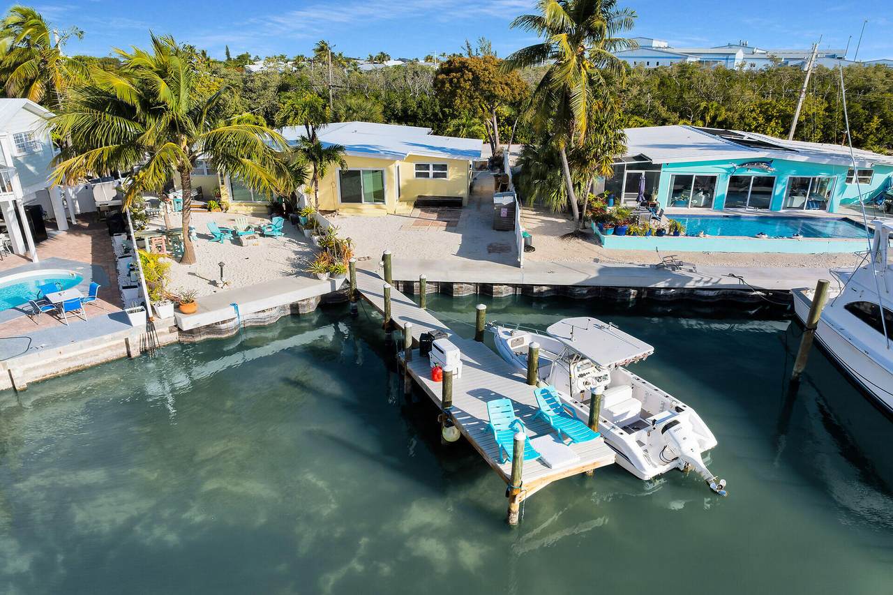 17 Man-O-War Drive - Photo 1