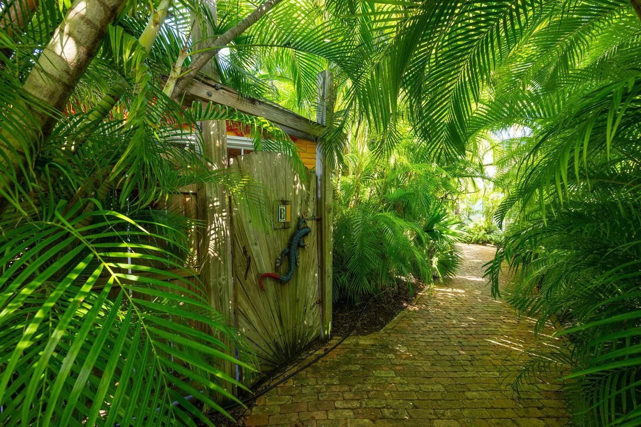 https://bt-photos.global.ssl.fastly.net/flkeys/1280_boomver_2_618516-2.jpg