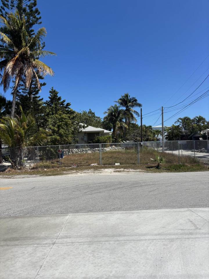 https://bt-photos.global.ssl.fastly.net/flkeys/1280_boomver_2_618851-2.jpg