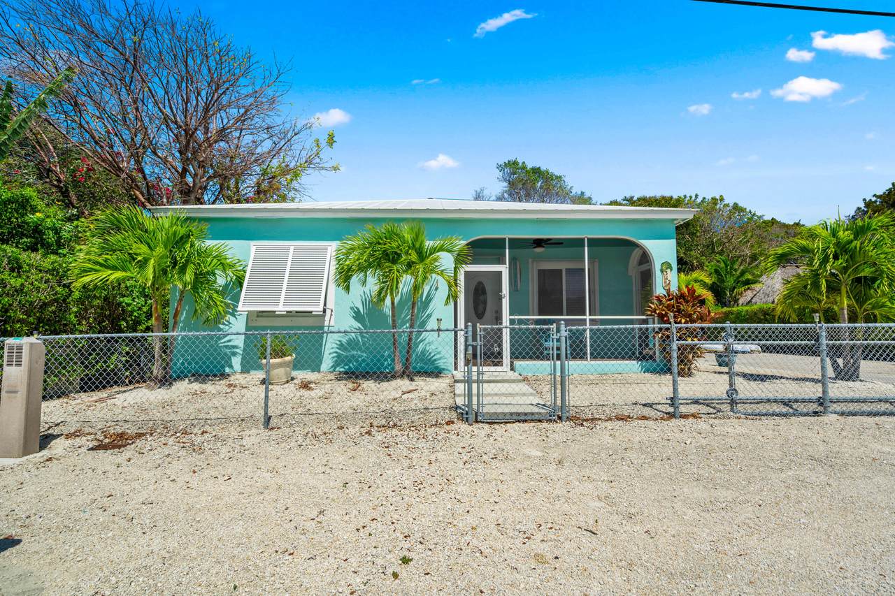 312 Ryan Avenue - Photo 1