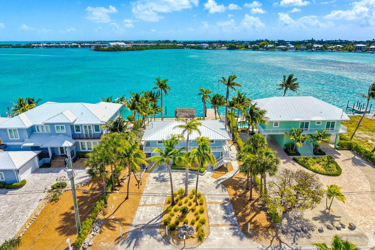 425 Harbour Drive - Photo 1