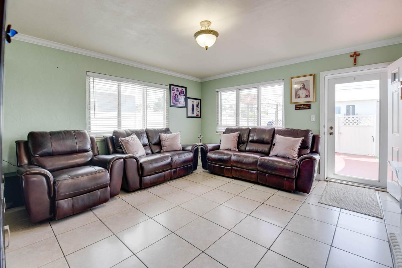 1524 5Th Street - Photo 1