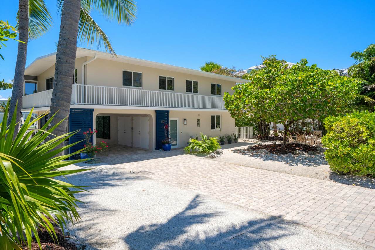 137 Cortez Drive - Photo 1