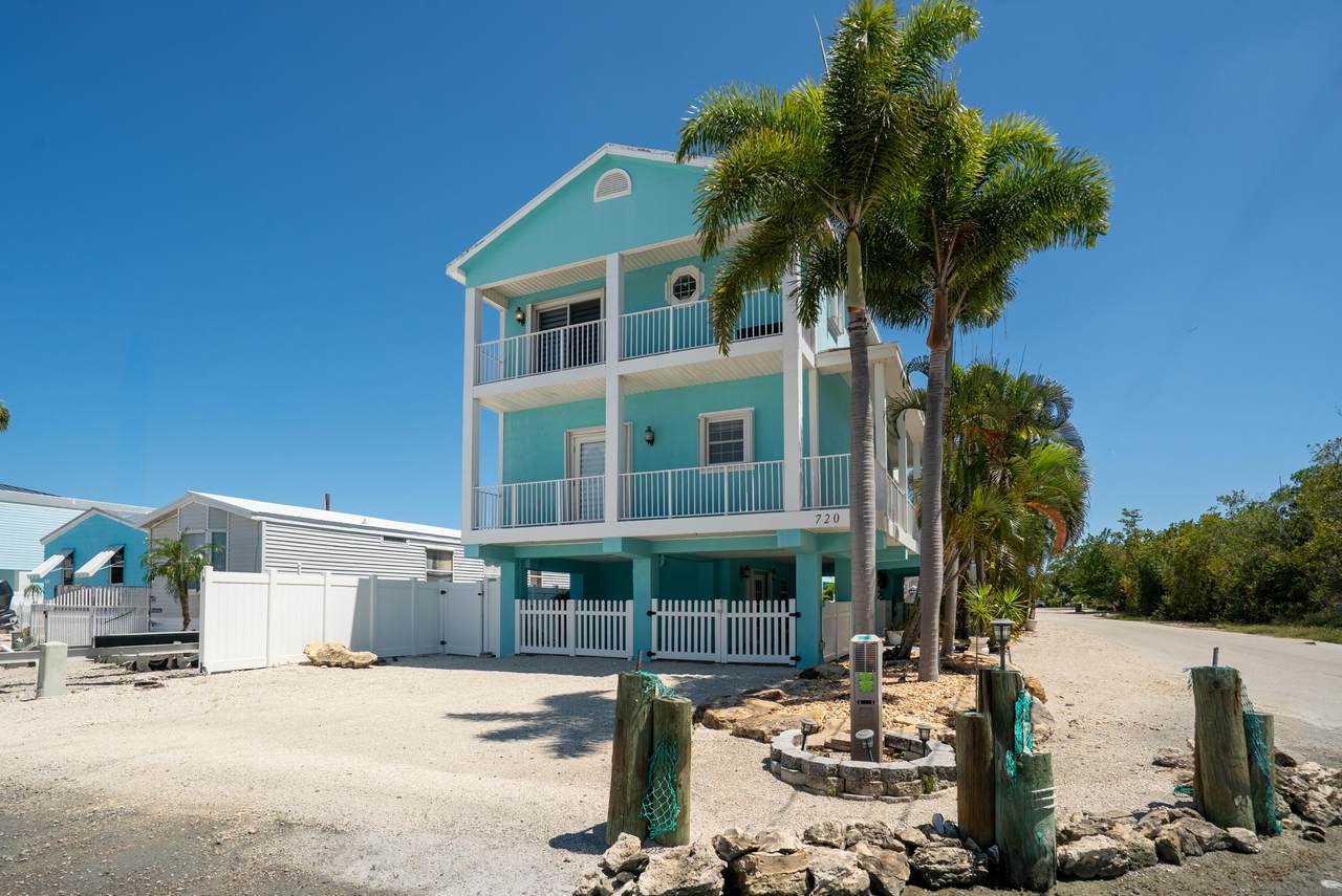 720 Boyd Drive - Photo 1