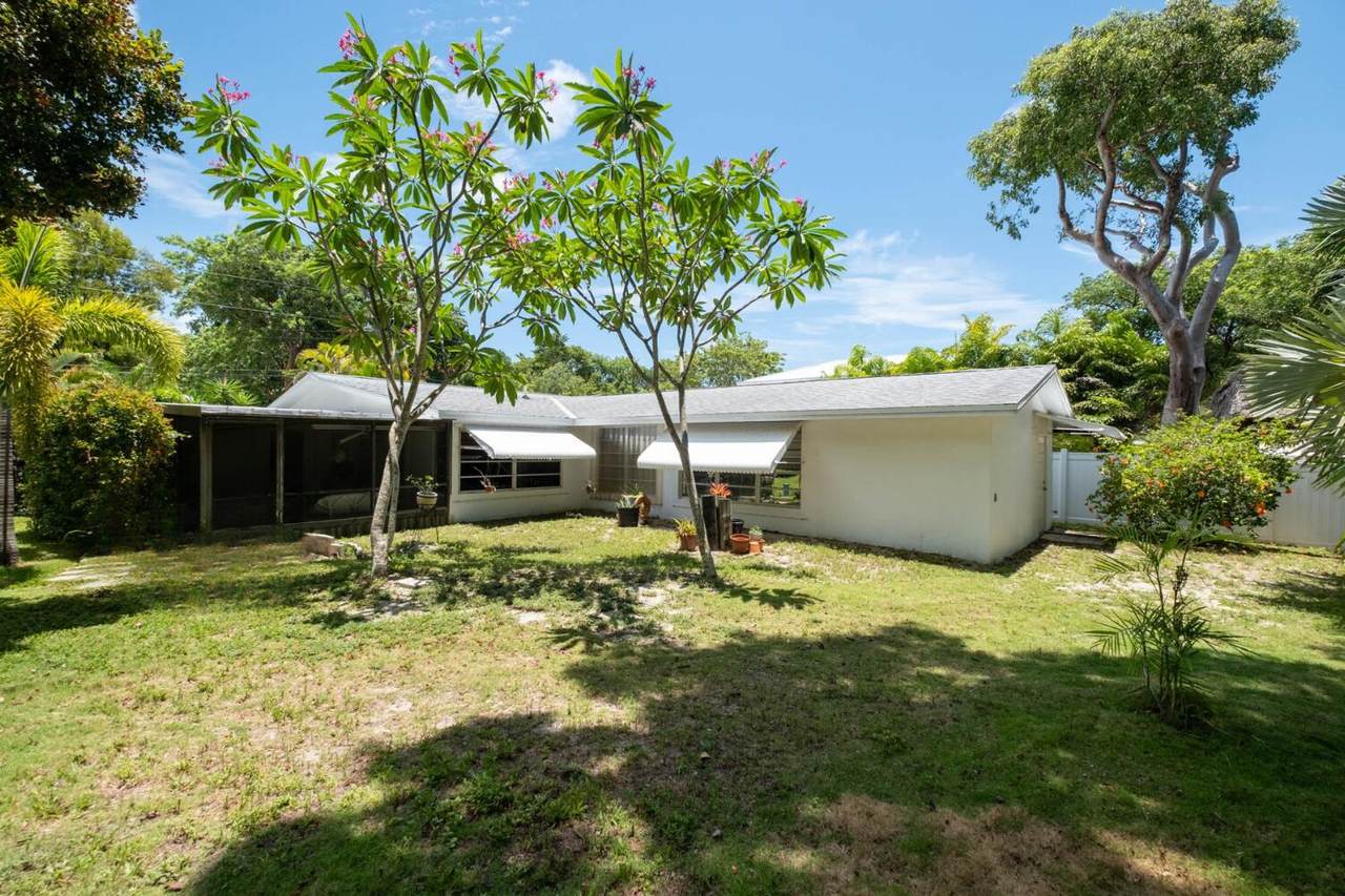 29 Bonita Avenue - Photo 1