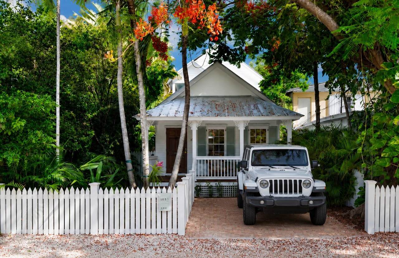 1033 Catherine Street - Photo 1