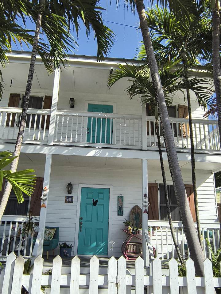 208 Olivia Street - Photo 1