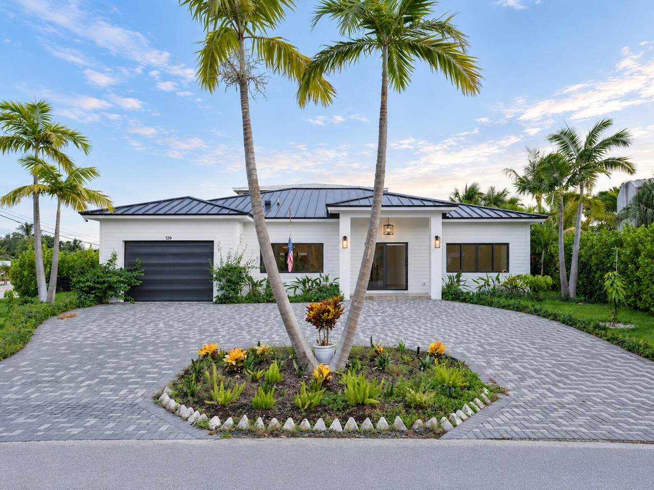 129 Indies Drive - Photo 1
