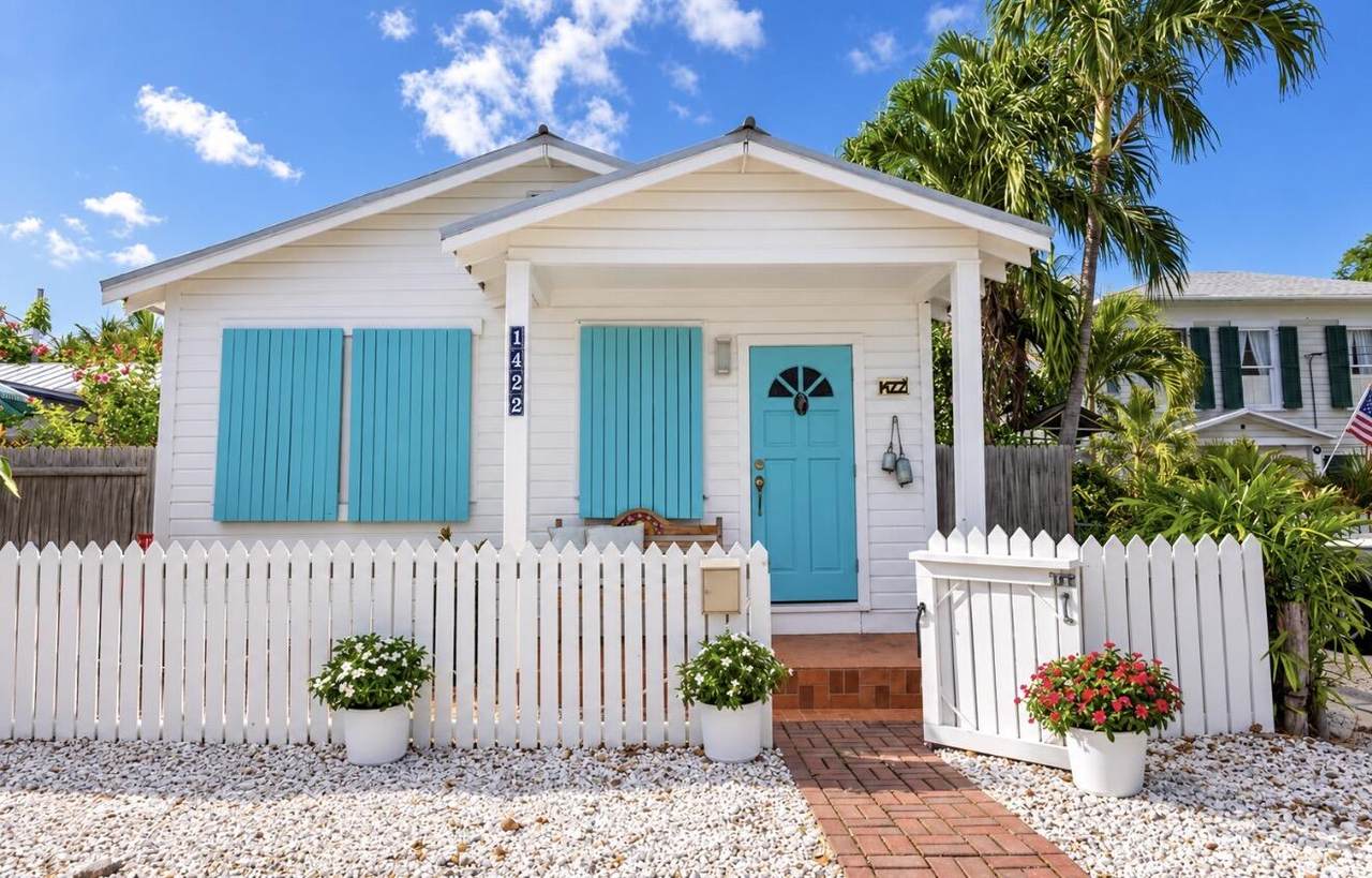 1422 Catherine Street - Photo 1