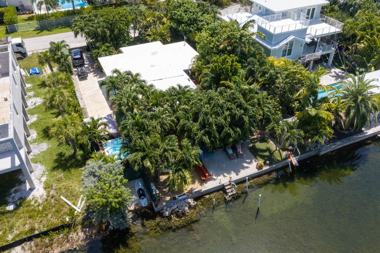 12 Bay Drive - Photo 1