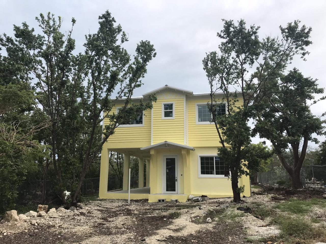 262 Lincoln Avenue - Photo 1